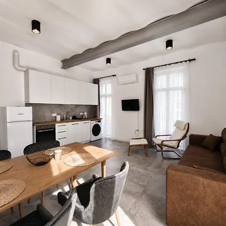 Prime Center A Unique Ohrid 12 Apartment *